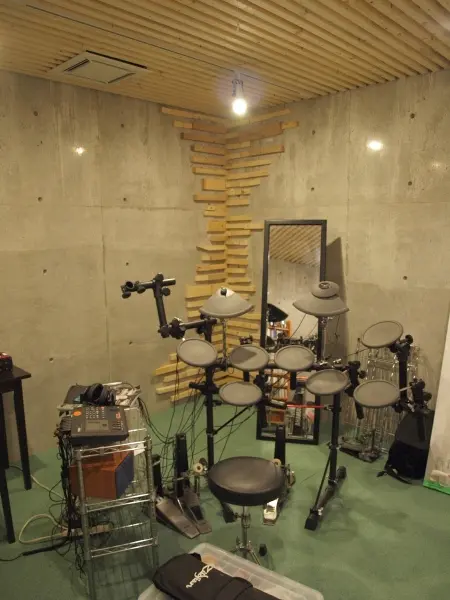 地下の音楽スタジオ