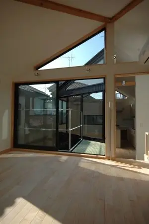 中庭に面した2階の個室