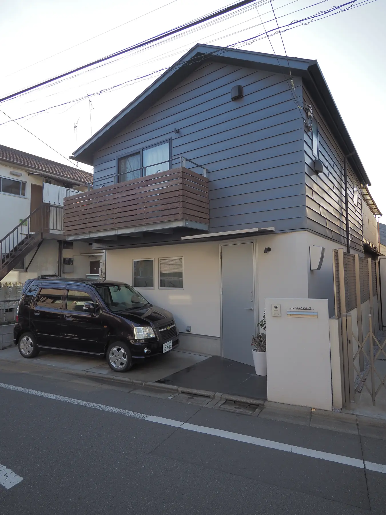 道路側から見た大岡山の家4の外観