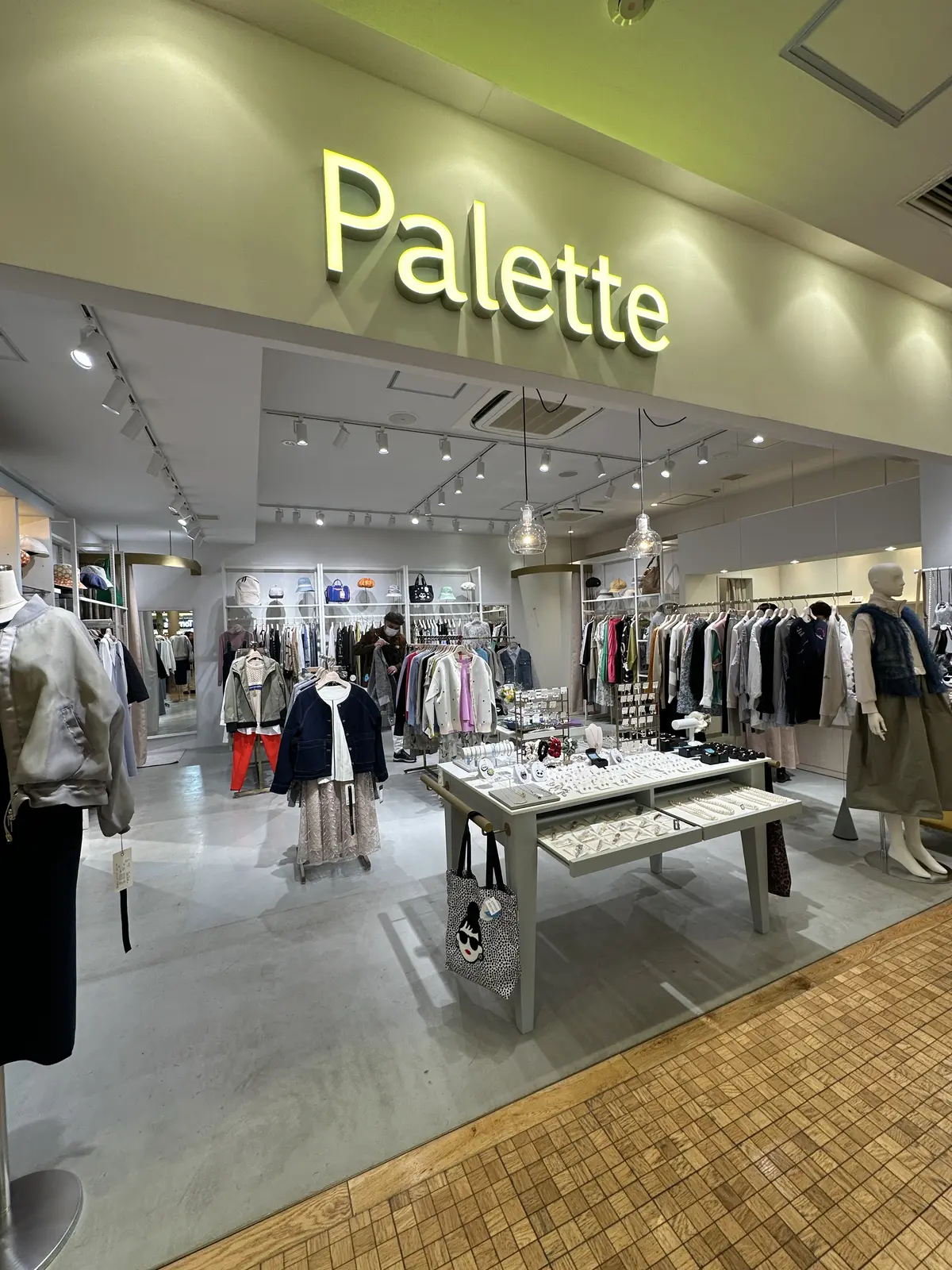 入口から見た店内